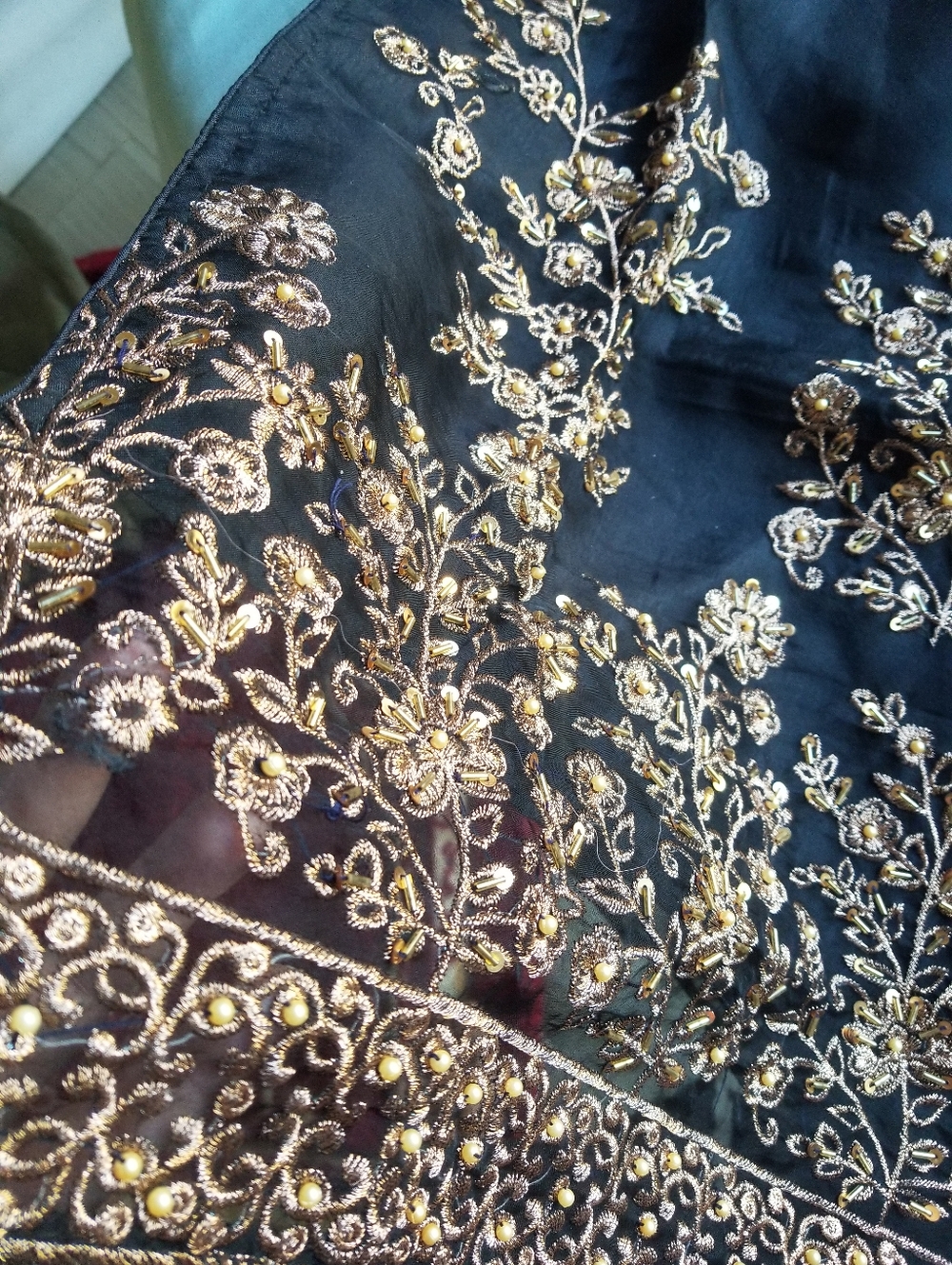 Black Embroidered Salwar Kameez Set with Rose Gold Threadwork NEW - Picture 2 of 5